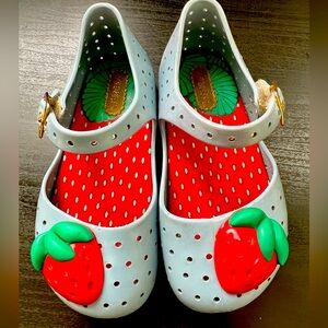 Mini Melissa Blue Strawberries